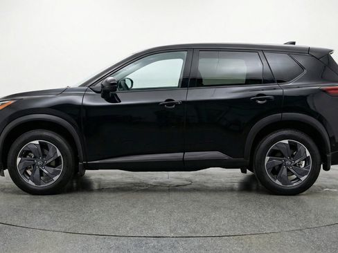 Used 2025 Nissan Rogue SV image 5