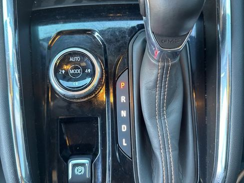 Used 2023 GMC Canyon AT4 w/ AT4 Premium Package image 15