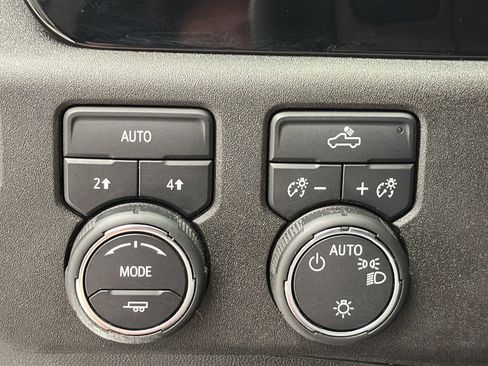 Used 2024 Chevrolet Silverado 1500 LT AWD/4WD image 21