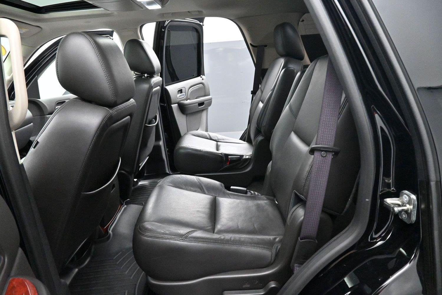 Used 2013 Cadillac Escalade Premium AWD/4WD image 30