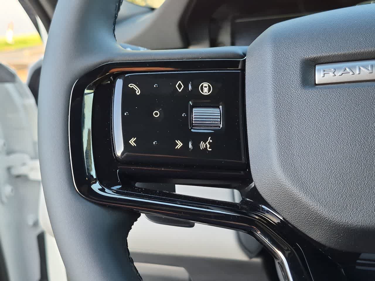 New 2026 Land Rover Range Rover Evoque S AWD/4WD image 24