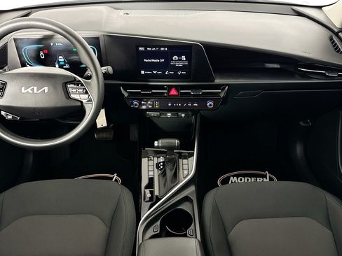 Used 2023 Kia Niro LX FWD image 21