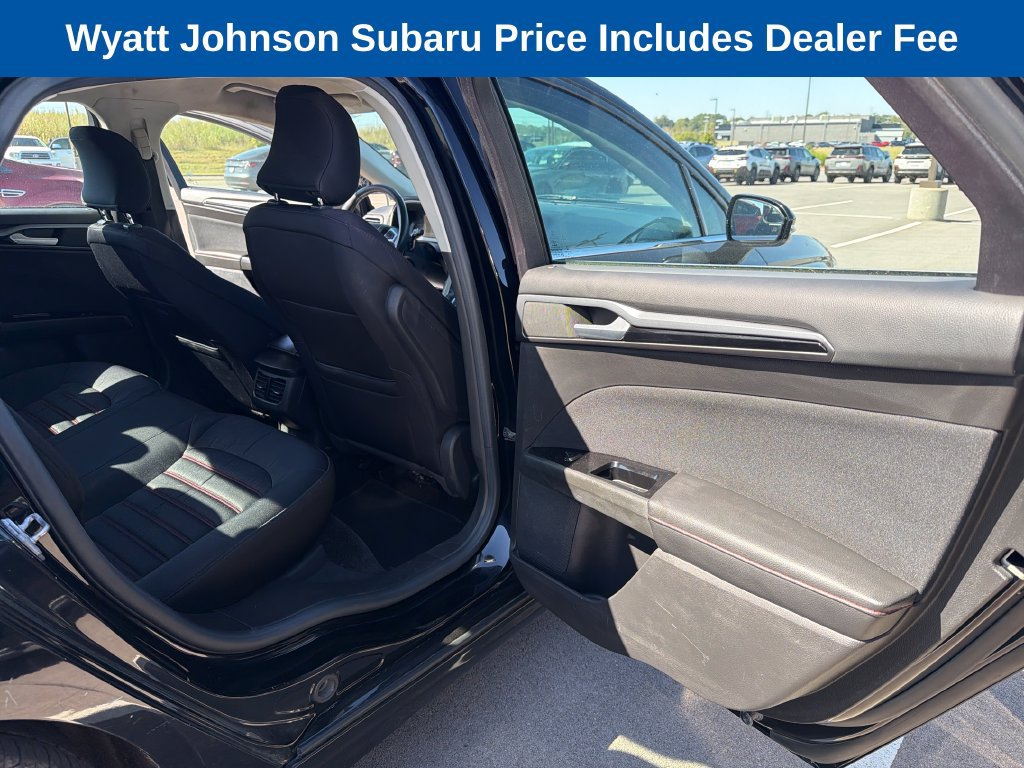 Used 2016 Ford Fusion SE w/ Equipment Group 201A FWD image 36