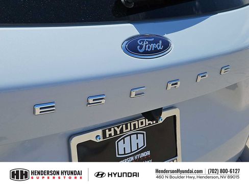Used 2025 Ford Escape ST-Line FWD image 12