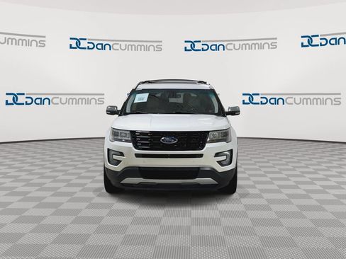 Used 2017 Ford Explorer Platinum AWD/4WD image 3
