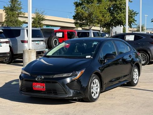 Used 2024 Toyota Corolla LE FWD image 8