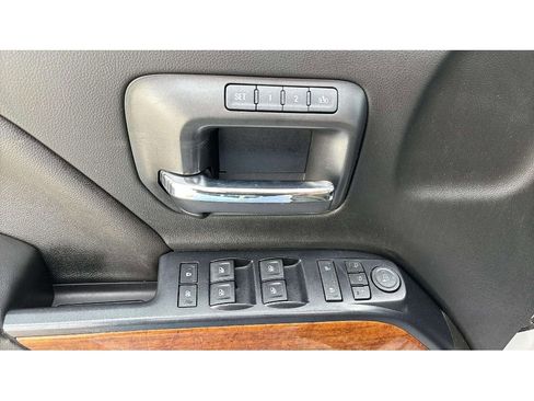 Used 2017 Chevrolet Silverado 1500 High Country AWD/4WD image 20