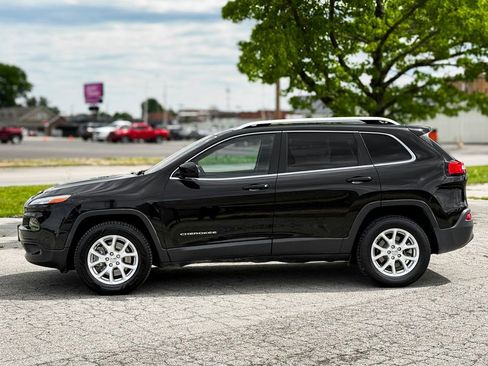 Used 2017 Jeep Cherokee Latitude w/ True North Edition AWD/4WD image 8