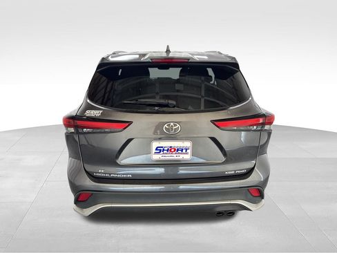Used 2022 Toyota Highlander XSE AWD/4WD image 5
