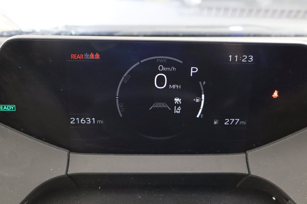 Used 2025 Toyota Prius LE FWD image 11