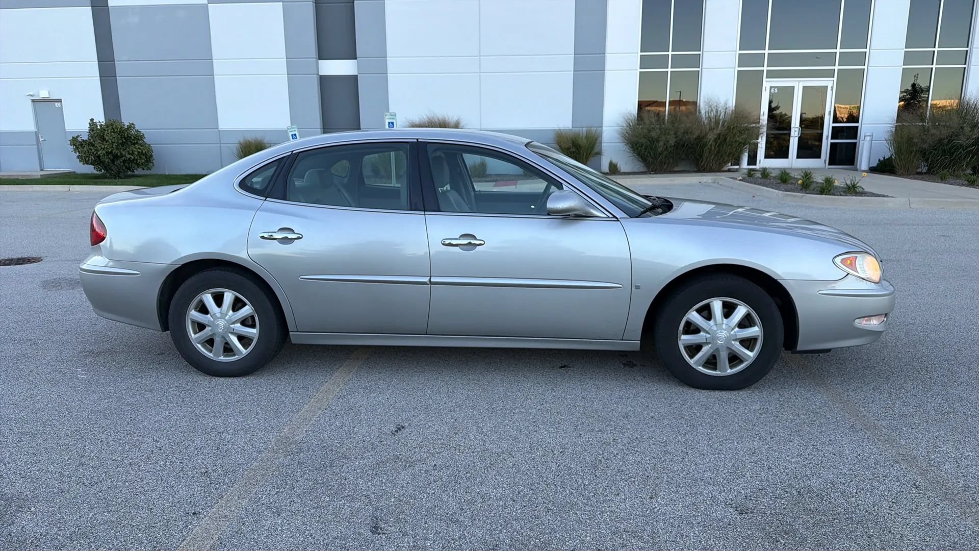 Used 2006 Buick LaCrosse CXL FWD image 4