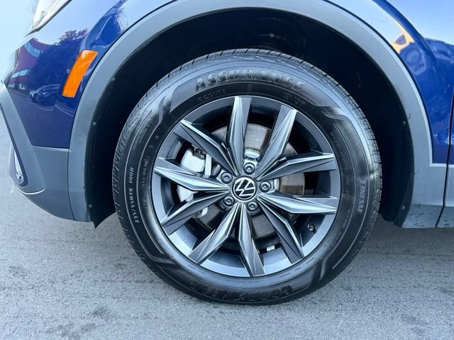 Used 2024 Volkswagen Tiguan SE AWD/4WD image 26