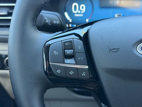 New 2026 Ford Escape Platinum w/ Premium Technology Package image 29