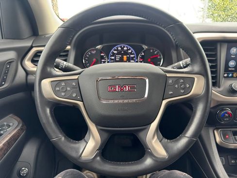 Used 2021 GMC Acadia Denali w/ Denali Technology Package FWD image 10