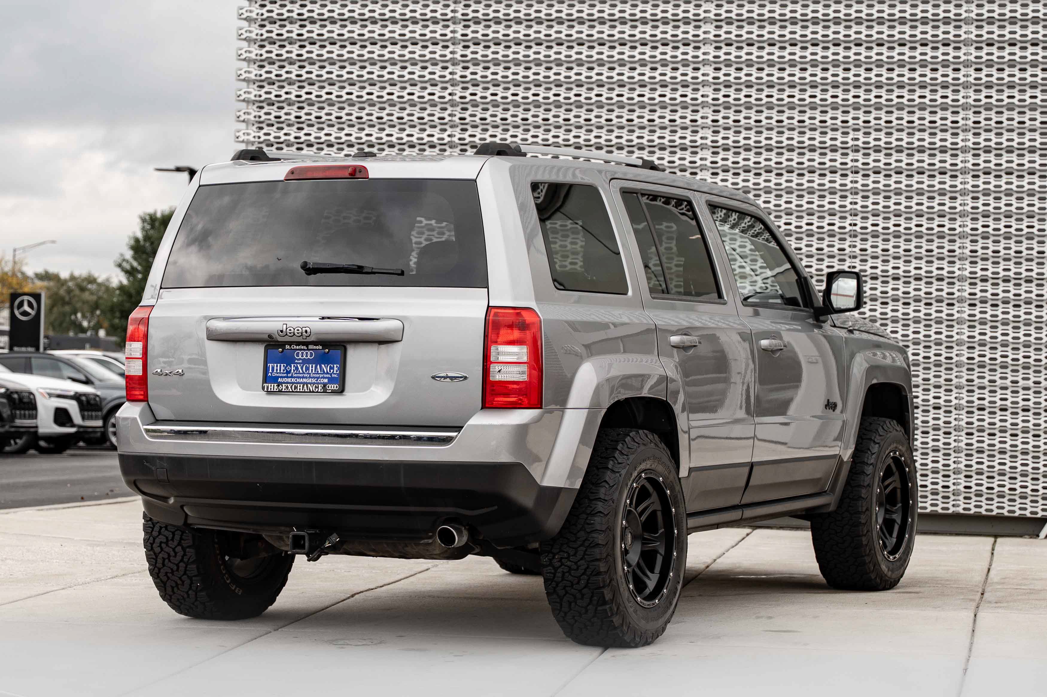 Used 2017 Jeep Patriot High Altitude AWD/4WD image 4