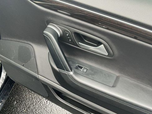 Used 2014 Volkswagen CC Executive image 26