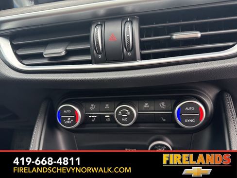 Used 2022 Alfa Romeo Stelvio Ti image 22