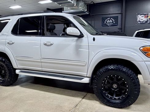 Used 2004 Toyota Sequoia Limited AWD/4WD image 12