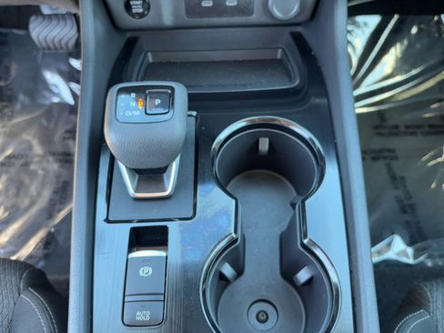 Certified 2025 Nissan Rogue SV image 27