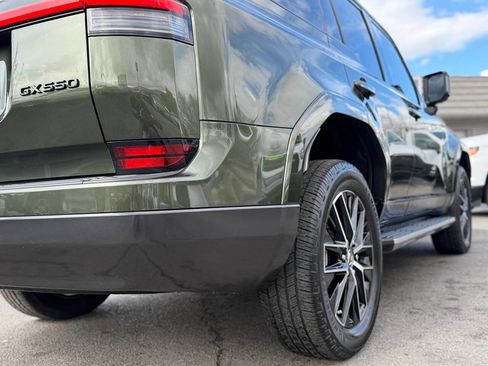 Used 2025 Lexus GX 550 w/ Accessory Package (31) image 36