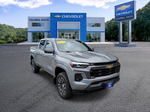 Used 2023 Chevrolet Colorado LT w/ LT Convenience Package III AWD/4WD image 8