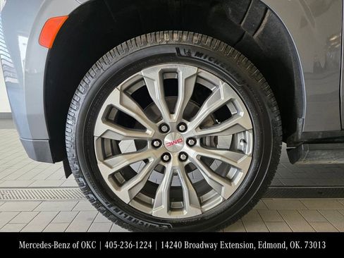Used 2021 GMC Yukon Denali w/ Denali Premium Package image 7