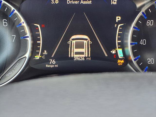 Certified 2025 Chrysler Pacifica Limited FWD image 5