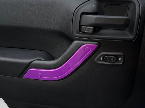 Used 2013 Jeep Wrangler Unlimited Sahara w/ Connectivity Group image 14