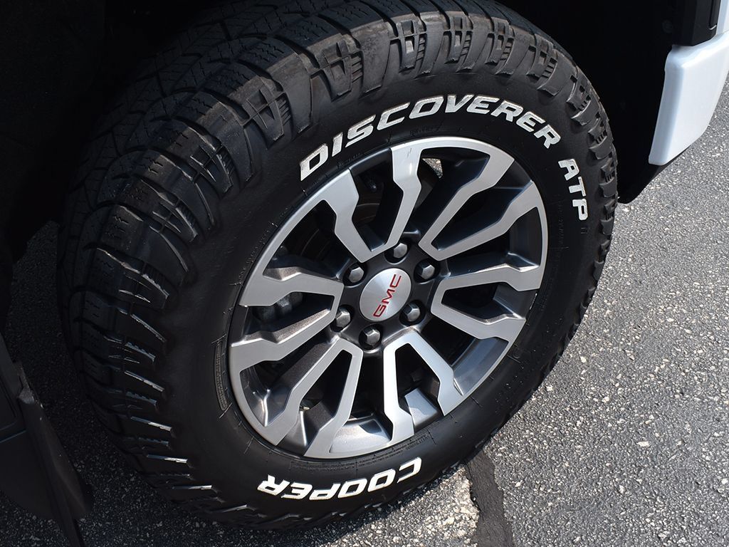 Used 2021 GMC Sierra 1500 AT4 w/ AT4 Premium Package AWD/4WD image 11