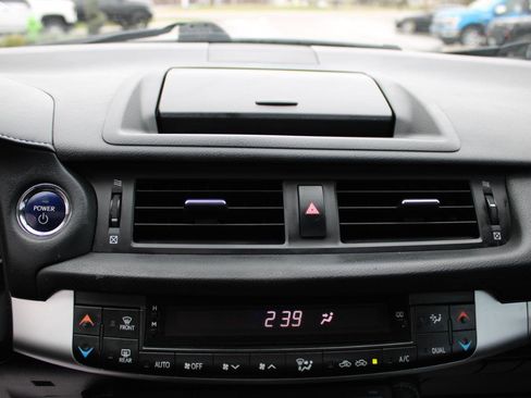 Used 2012 Lexus CT 200h Premium image 23