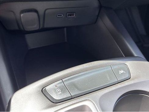 Used 2024 Chevrolet Trax RS w/ Driver Confidence Package FWD image 29