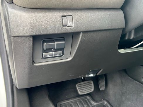 Certified 2024 Chevrolet Colorado ZR2 w/ Technology Package image 26