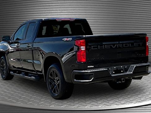 Used 2023 Chevrolet Silverado 1500 Custom w/ Rally Edition AWD/4WD image 4