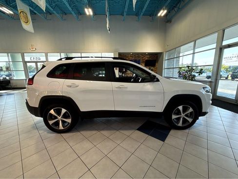 Used 2022 Jeep Cherokee Limited AWD/4WD image 17