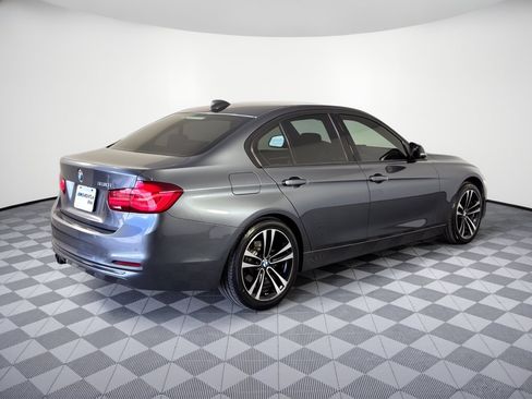 Used 2018 BMW 330i Sedan w/ Convenience Package RWD image 9