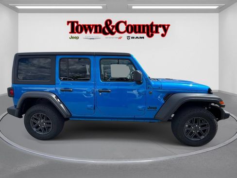 Used 2024 Jeep Wrangler Unlimited Sport AWD/4WD image 9