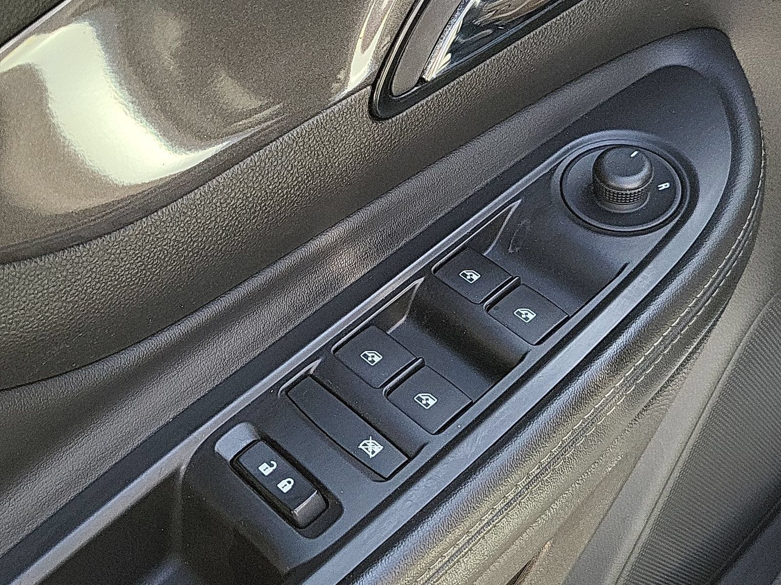 Used 2022 Buick Encore Preferred w/ Safety Package FWD image 22