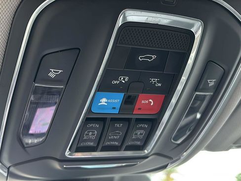 Used 2024 Jeep Grand Cherokee L Limited w/ Black Appearance Package RWD image 41