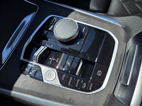 New 2026 BMW X5 xDrive40i w/ Climate Comfort Package image 36