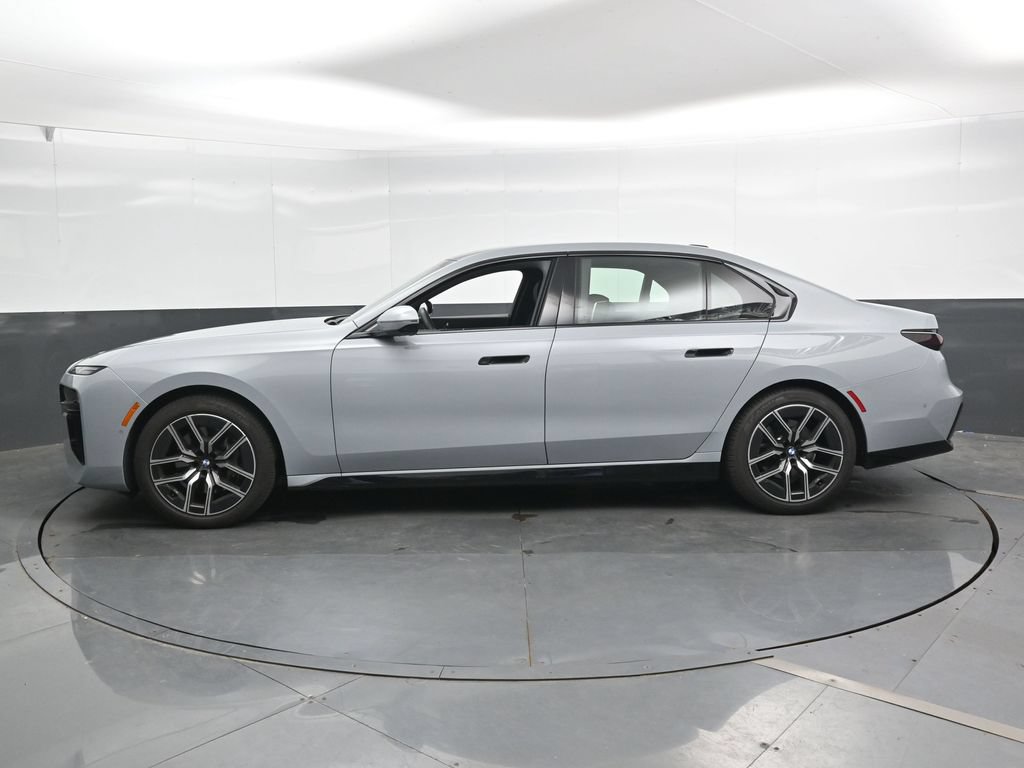Used 2026 BMW 740i xDrive AWD/4WD image 8
