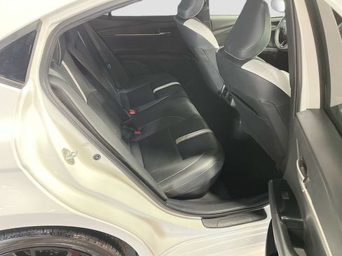Used 2025 Toyota Camry SE FWD image 27