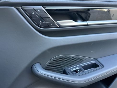 New 2026 Porsche Macan Electric RWD image 19