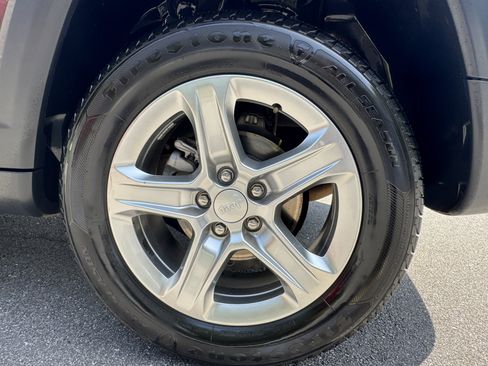 Used 2024 Jeep Compass Latitude AWD/4WD image 20