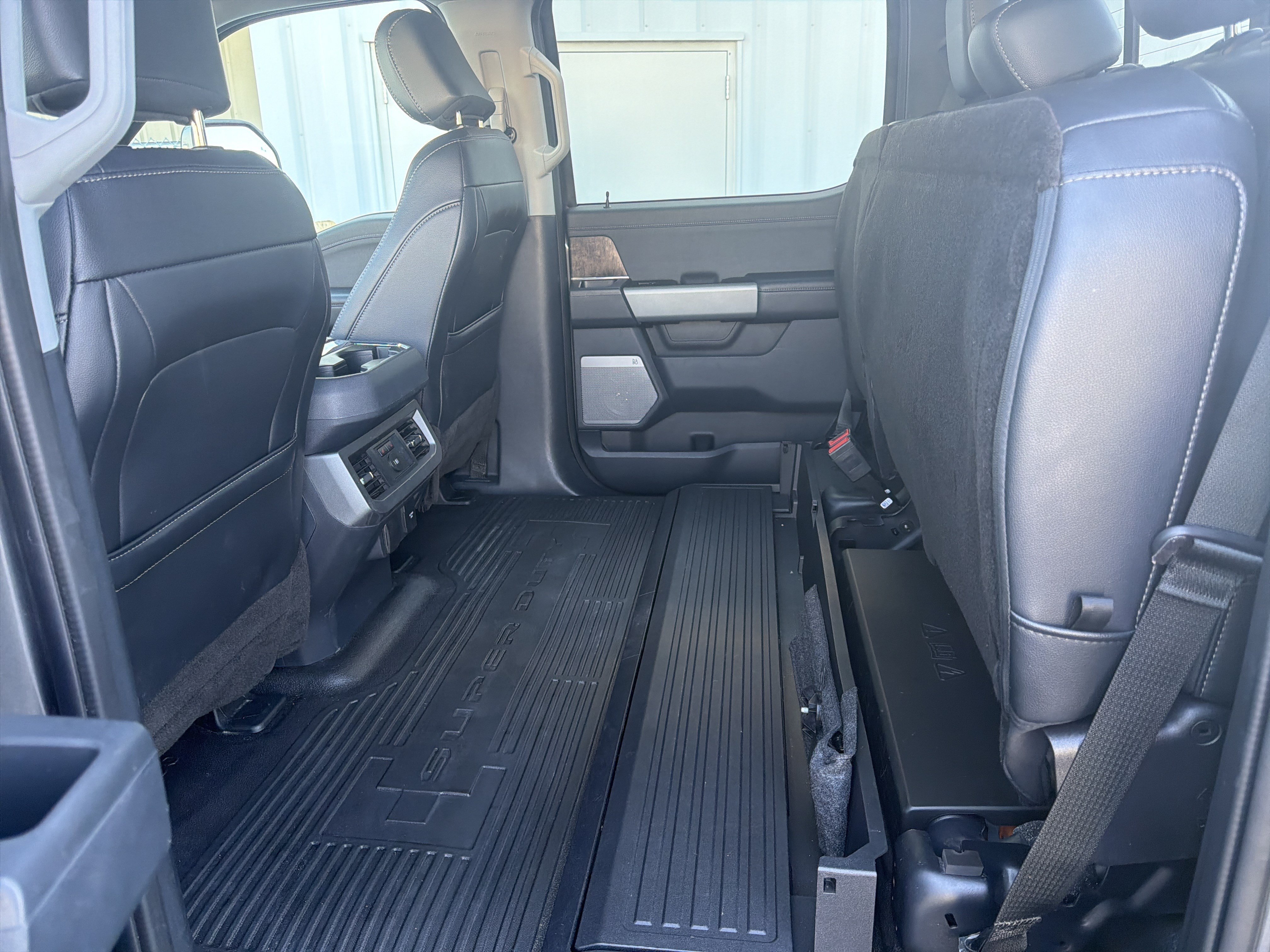 Used 2023 Ford F350 Lariat w/ Lariat Ultimate Package AWD/4WD image 35