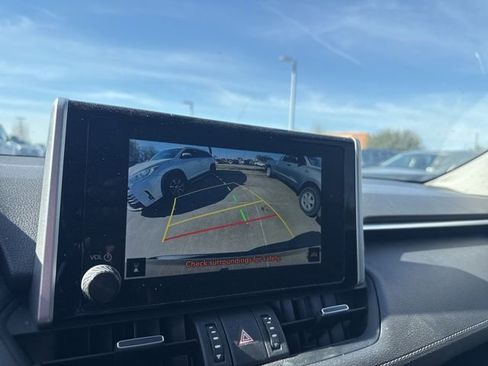 Used 2023 Toyota RAV4 XLE Premium image 13