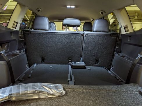 New 2026 Volkswagen Atlas SE image 26