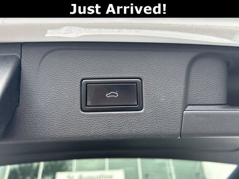 Used 2021 Volkswagen Atlas SE image 9