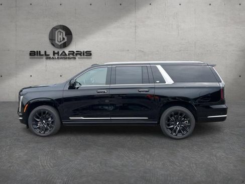 Used 2026 Cadillac Escalade ESV Luxury w/ LPO, Floor Liner Package AWD/4WD image 7