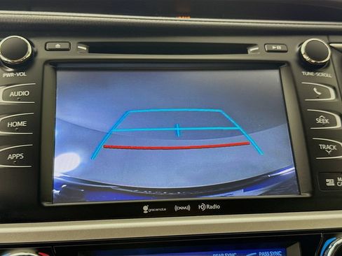 Used 2019 Toyota Highlander XLE FWD image 16