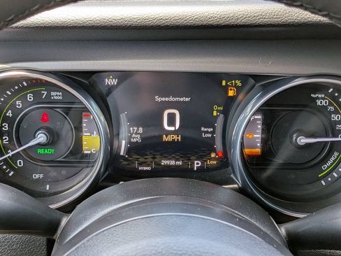 Used 2023 Jeep Wrangler Unlimited w/ Sun & Screen Package AWD/4WD image 15